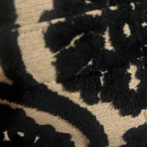 🎉Cake by Petunia Pickle black velvet cosmopolitan! Retail $350. Sold out! - Picture 6 of 8